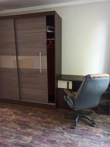 Mini by the sea, center