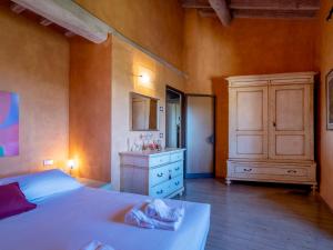 Tuscan Tempo Cozy Medieval Apt in Chianti
