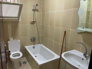 شالية بالرووف 100 متر للأيجار بقرية ايماريتس هايتس بالساحل الشمالي بمنطقة رأس الحكمة- Chalet for rent with roof 100 m at Emirates Heights