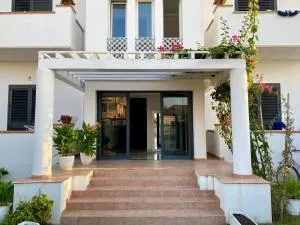 Zambaku i detit - Sea Lily House - Bashtovë