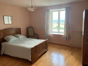 Ancienne ferme avec vue panoramique sur le lac de lAbbaye
