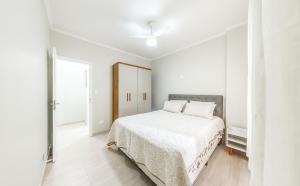 Aconchegante Apto com piscina no Caiçara - KJ01I