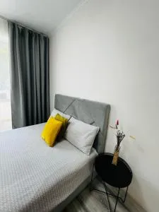 Апартаменти поряд дорослої і дитячої лікарні біля Миколайчука, Орлика - Malekhuv