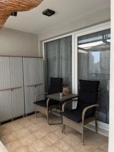 Top Apartment Sunny day Split