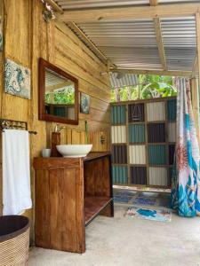 Rustic wooden little house close to the beach