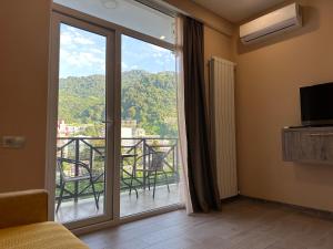 Gonio N302,2 Beachfront Mountain view apartment