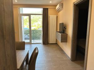 Gonio N302,2 Beachfront Mountain view apartment