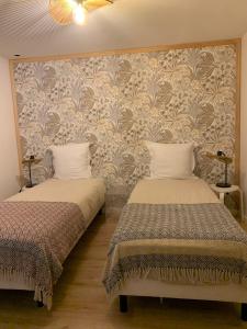 Maison cosy et jardin verdoyant