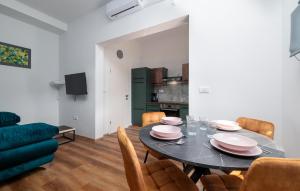 Awesome Apartment In Galizana With Wifi