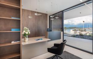 1 Bedroom Nice Apartment In Betina