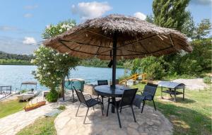 1 Bedroom Amazing Apartment In Ploce