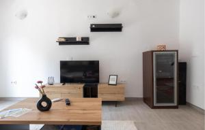 1 Bedroom Amazing Apartment In Ploce 