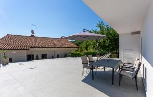 2 Bedroom Lovely Apartment In Rukavac