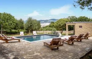 Pet Friendly Home In Pag - ميتغنا