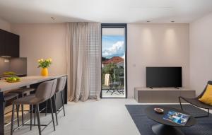 1 Bedroom Awesome Apartment In Betina 