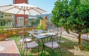 2 Bedroom Stunning Home In Camaiore