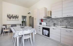 Stunning Apartment In Lido Di Camaiore