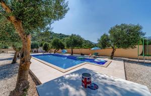 Gorgeous Home In Ston