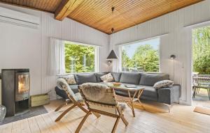 3 Bedroom Nice Home In Liseleje