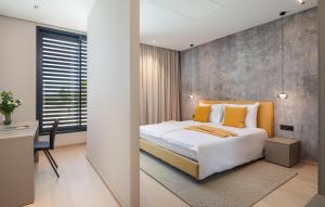 Lovely Apartment In Betina With Wifi