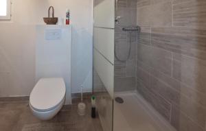 1 Bedroom Gorgeous Home In Caromb