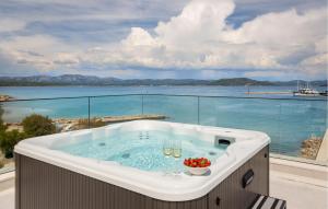 Amazing Apartment In Betina 