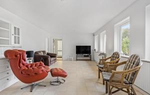 3 Bedroom Nice Home In Børkop