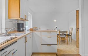 3 Bedroom Nice Home In Børkop