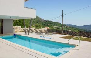 Gorgeous Home In Dubravka 