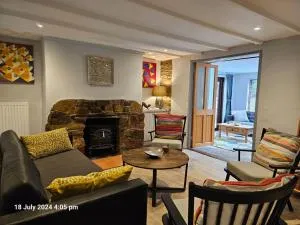 Bannsvale Farmhouse, Mount Hawke, Cornwall, - Mount Hawke