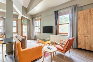 Beautiful Bright Cool Modern 1BD Balat Loft! #329