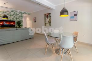 Amplio Dpto De 2 Dormitorios Con Parilla