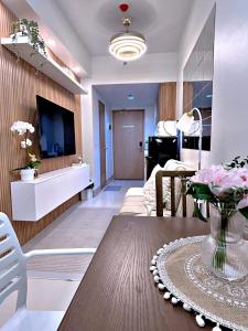 The 3rd Staycation Near MOA, Airport, with FREE WIFI, Netflix