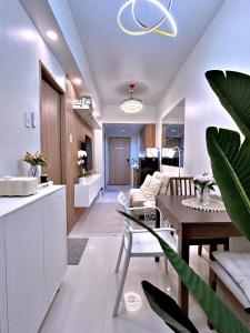 The 3rd Staycation Near MOA, Airport, with FREE WIFI, Netflix