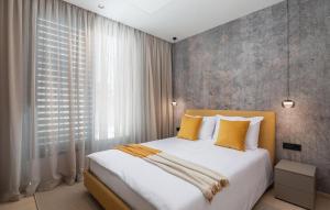Stunning Apartment In Betina With Wifi 