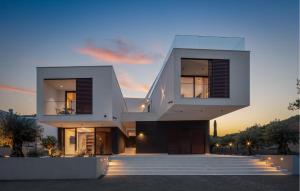 Stunning Apartment In Betina With Wifi