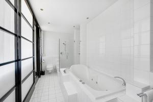 Penthouse 232QM, 12 Personen, Whirlpool, Terrasse, Parkplatz 25min bis Düsseldorf Messe