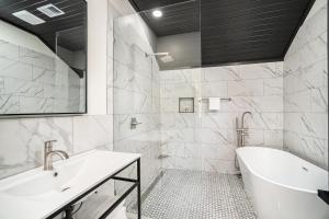 Center Suite A