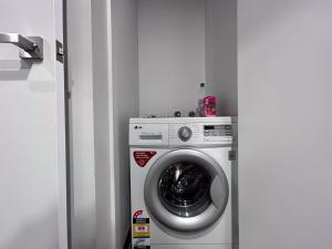 Relaxing 1br1ba Apartment In Melbourne Cbd Pool