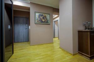 Ideal for Families & Couples with Free Private Garage Parking