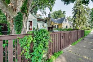 Chic Minneapolis Apt - 6 Blocks to Lake Nokomis!