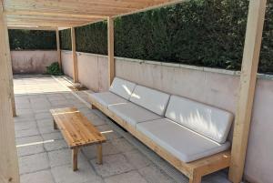 Maisons de vacances Large Gte With Pool In Peaceful Burgundy : photos des chambres