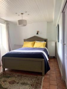 Maisons de vacances Maison Stirling Bourgogne Sleeps 8 Pool : photos des chambres