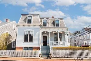 The Centerboard Nantucket - Wauwinet