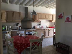 Maisons de vacances Gite Les Volets Rouges : photos des chambres