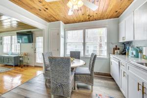 Walk to Ocean Pearl Cottage in Atlantic Beach