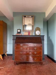 Maisons de vacances Maison Stirling Bourgogne Sleeps 8 Pool : photos des chambres