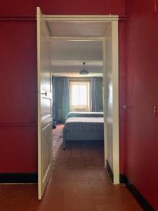 Maisons de vacances Maison Stirling Bourgogne Sleeps 8 Pool : photos des chambres