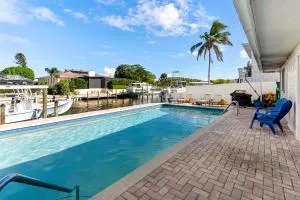 Casa Di Amici - Canal & Pool Home close to AMI! - Tidy Island