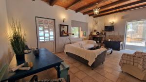 Joanna-Thanos beachfront holiday home